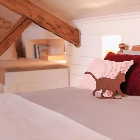 فندق مبيت وإفطار Les Du 3*